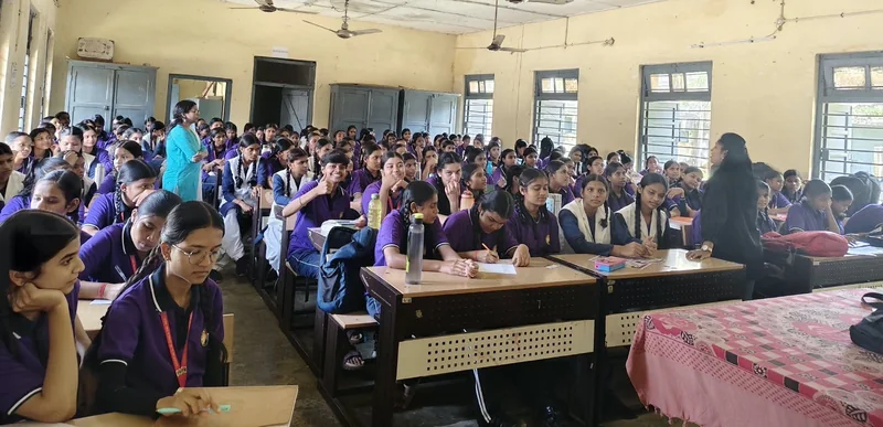 एफडीडीआई छिंदवाड़ा ने बालाघाट के स्कूलों में किया करियर काउंसलिंग सेमिनार