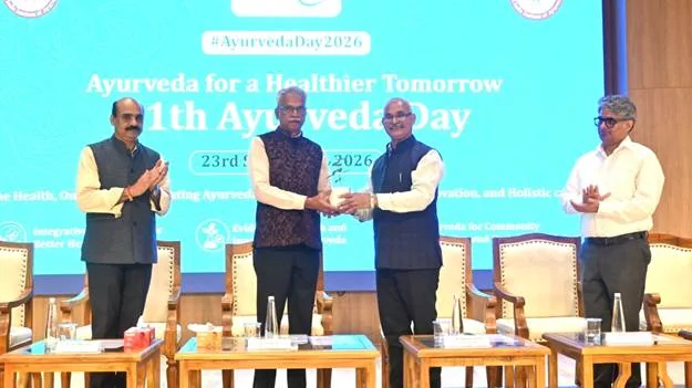 अखिल भारतीय आयुर्वेद संस्थान ने जन-जागरूकता रैली, संगोष्ठी एवं पुस्तक विमोचन के साथ मनाया 11वां आयुर्वेद…